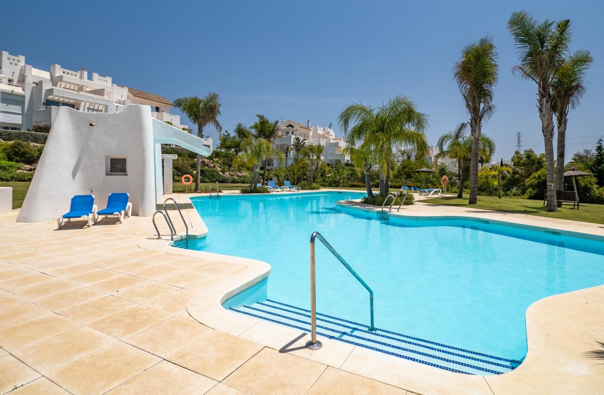 Alcazaba Lagoon 2425 Luxury Private Beach Estepona Exterior foto
