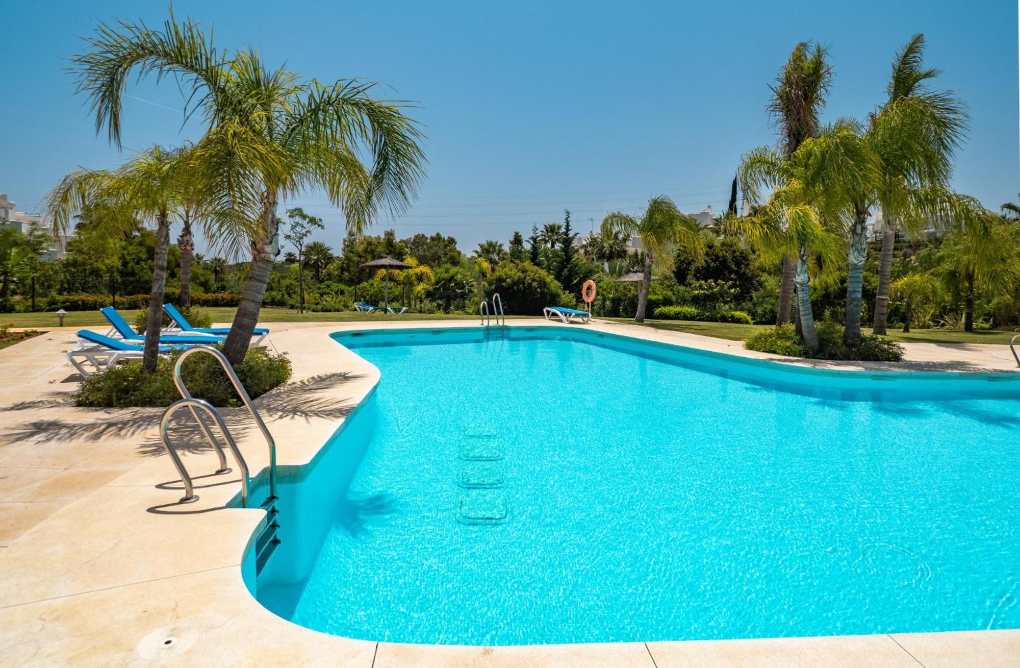 Alcazaba Lagoon 2425 Luxury Private Beach Estepona Exterior foto